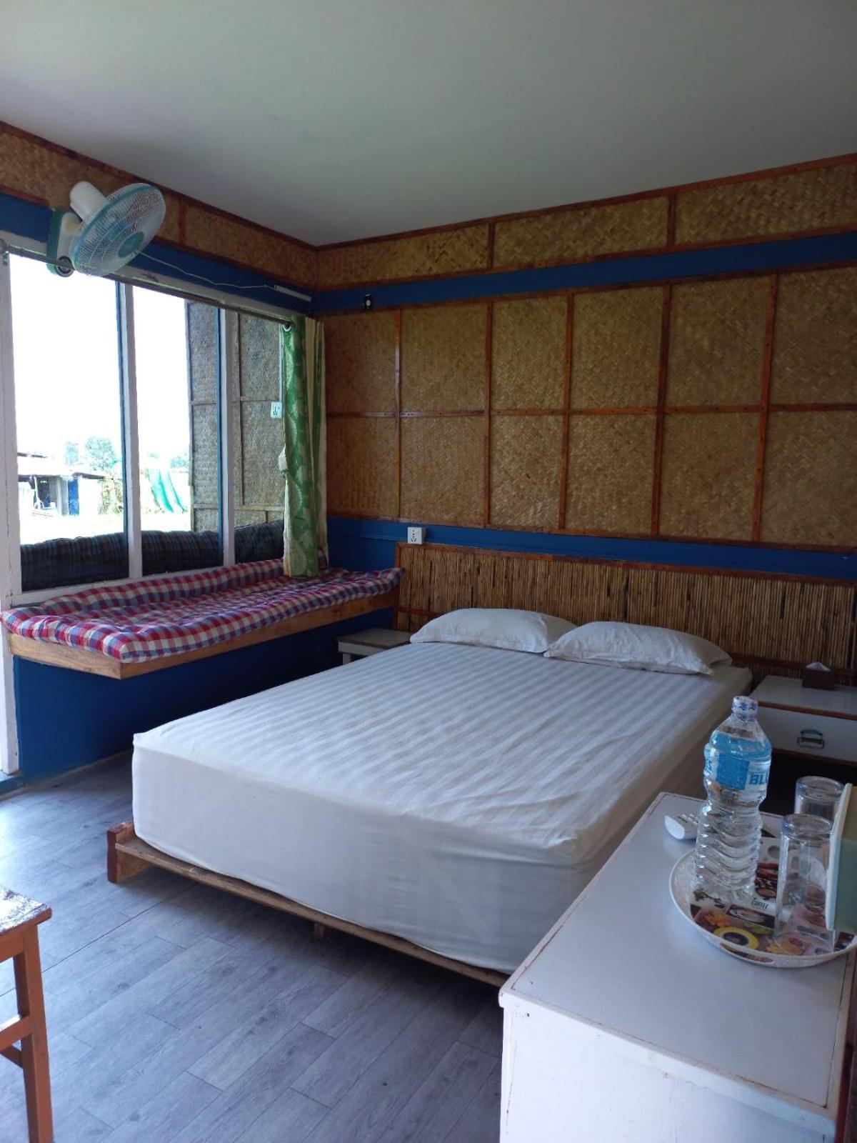 Hippies Colony - Travellers Home Sauraha Exterior foto